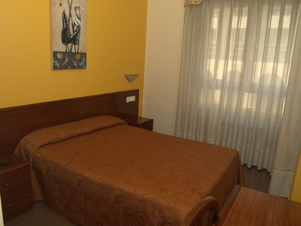 Hotel Playa Poniente Хихон Экстерьер фото