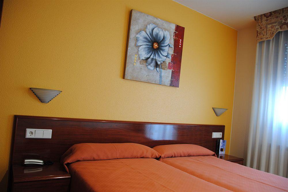 Hotel Playa Poniente Хихон Экстерьер фото