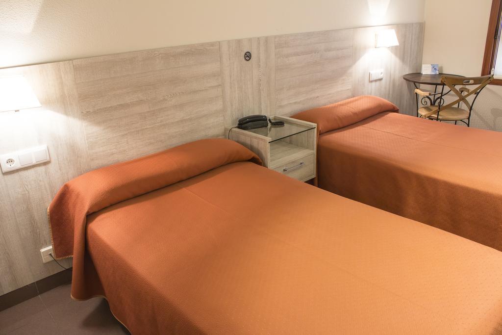 Hotel Playa Poniente Хихон Экстерьер фото