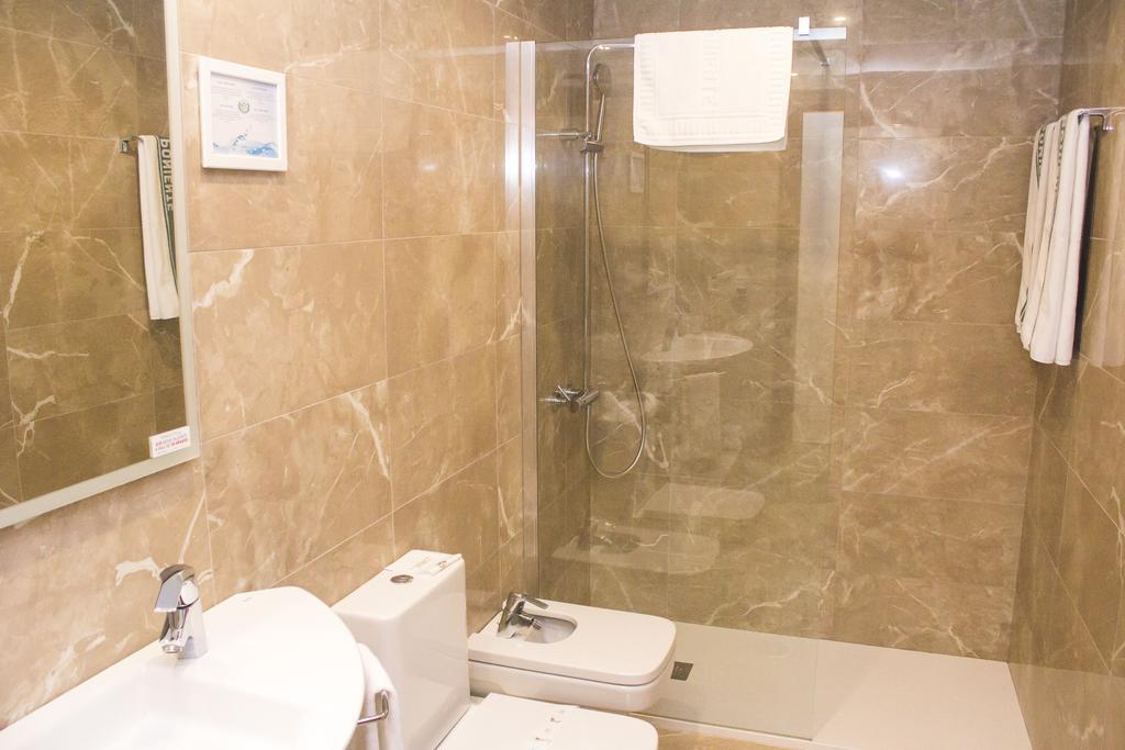 Hotel Playa Poniente Хихон Экстерьер фото