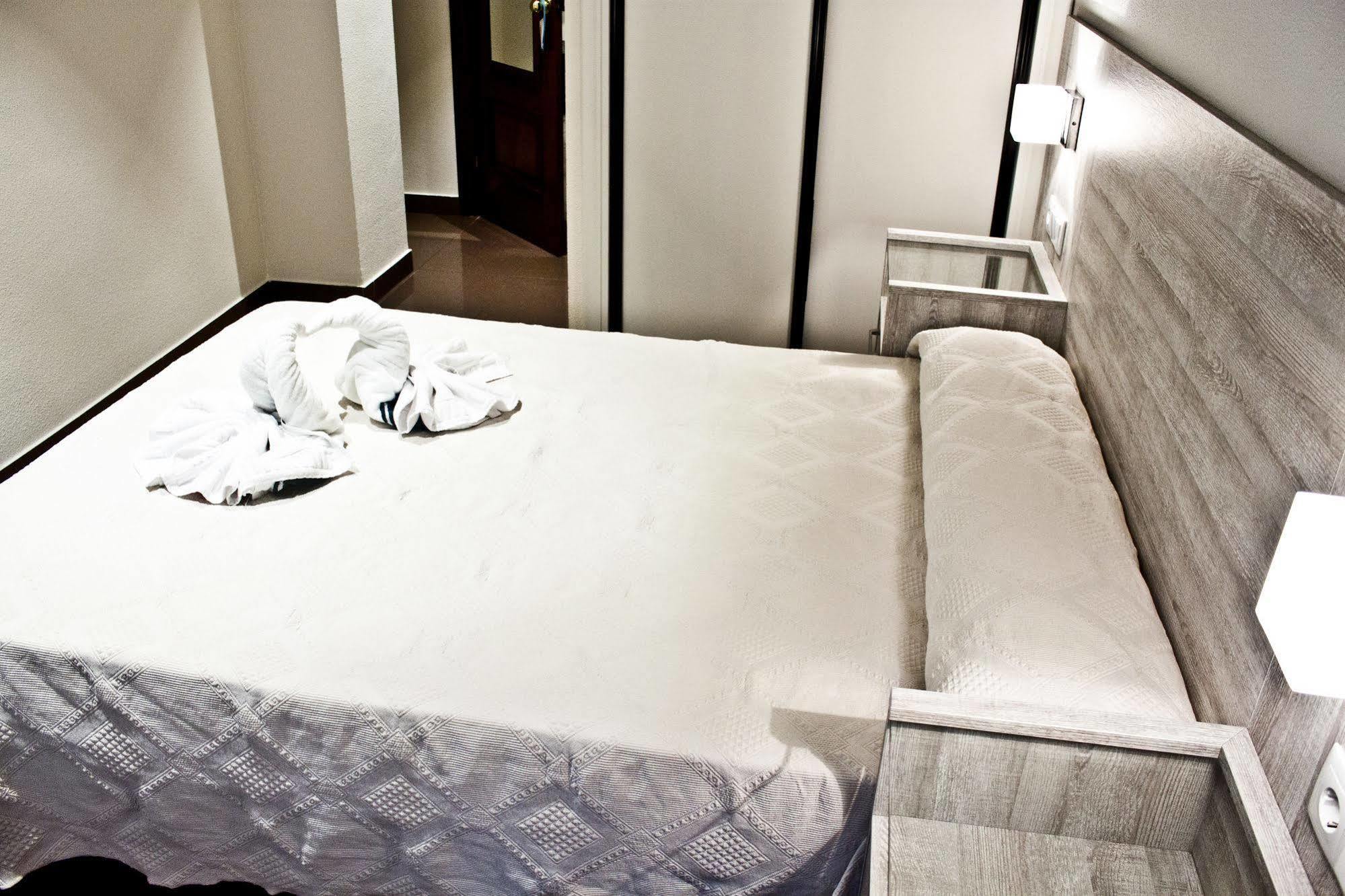 Hotel Playa Poniente Хихон Экстерьер фото